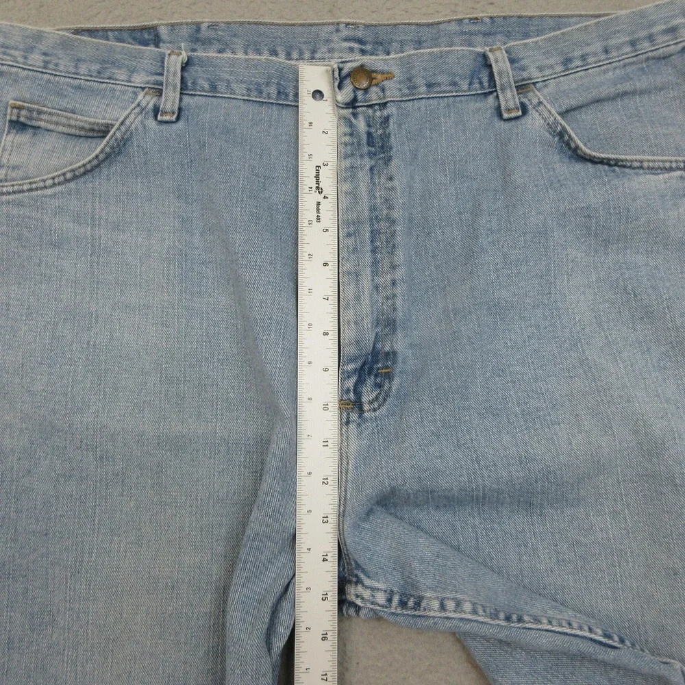 Wrangler Relaxed Fit Jean Shorts Mens 42x9 Blue Light Wash 100% Cotton Jorts Y2K